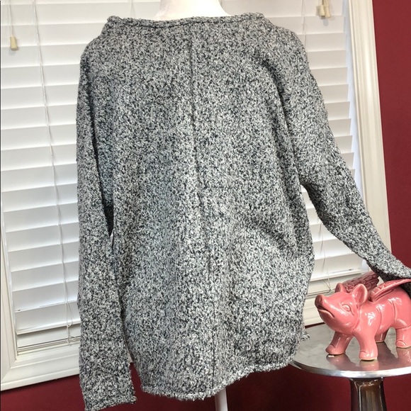 Black/white/gray sweater with silver thread - Picture 4 of 7